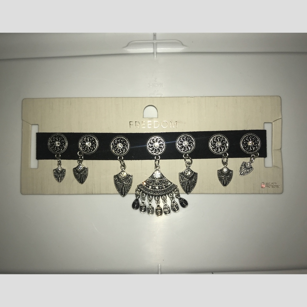 Freedom Collection Choker